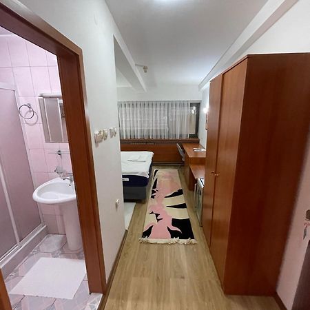 Hotel Square Скопие Екстериор снимка