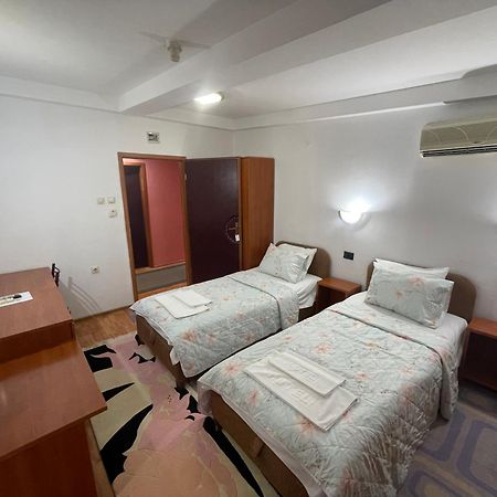 Hotel Square Скопие Екстериор снимка