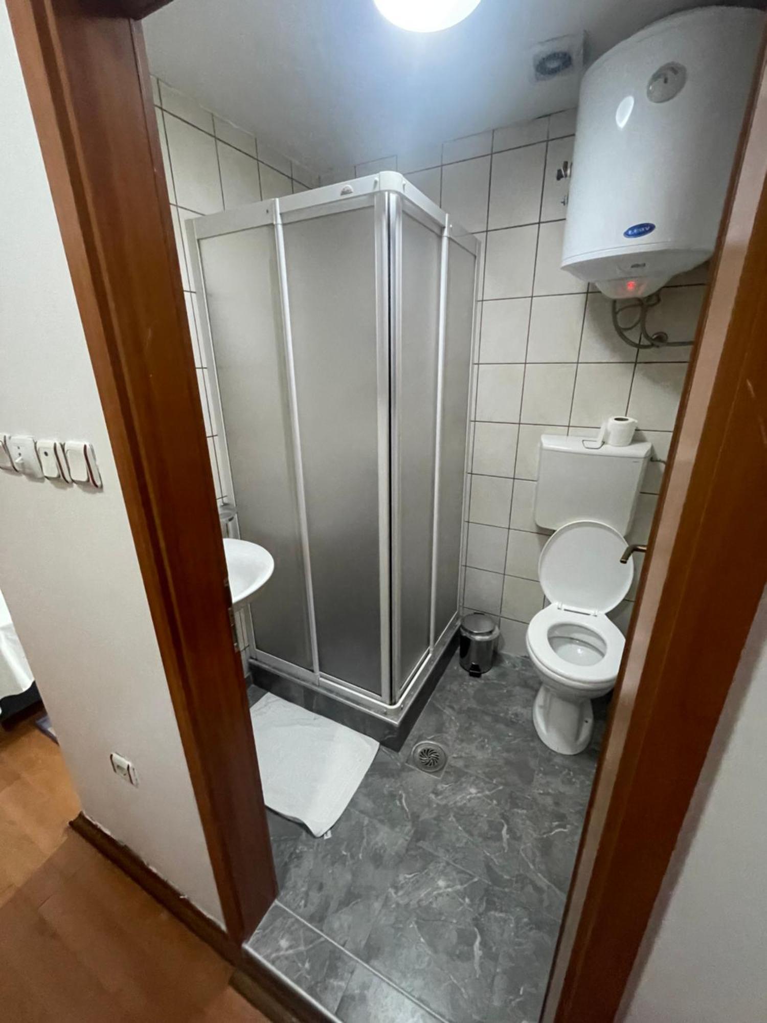 Hotel Square Скопие Екстериор снимка