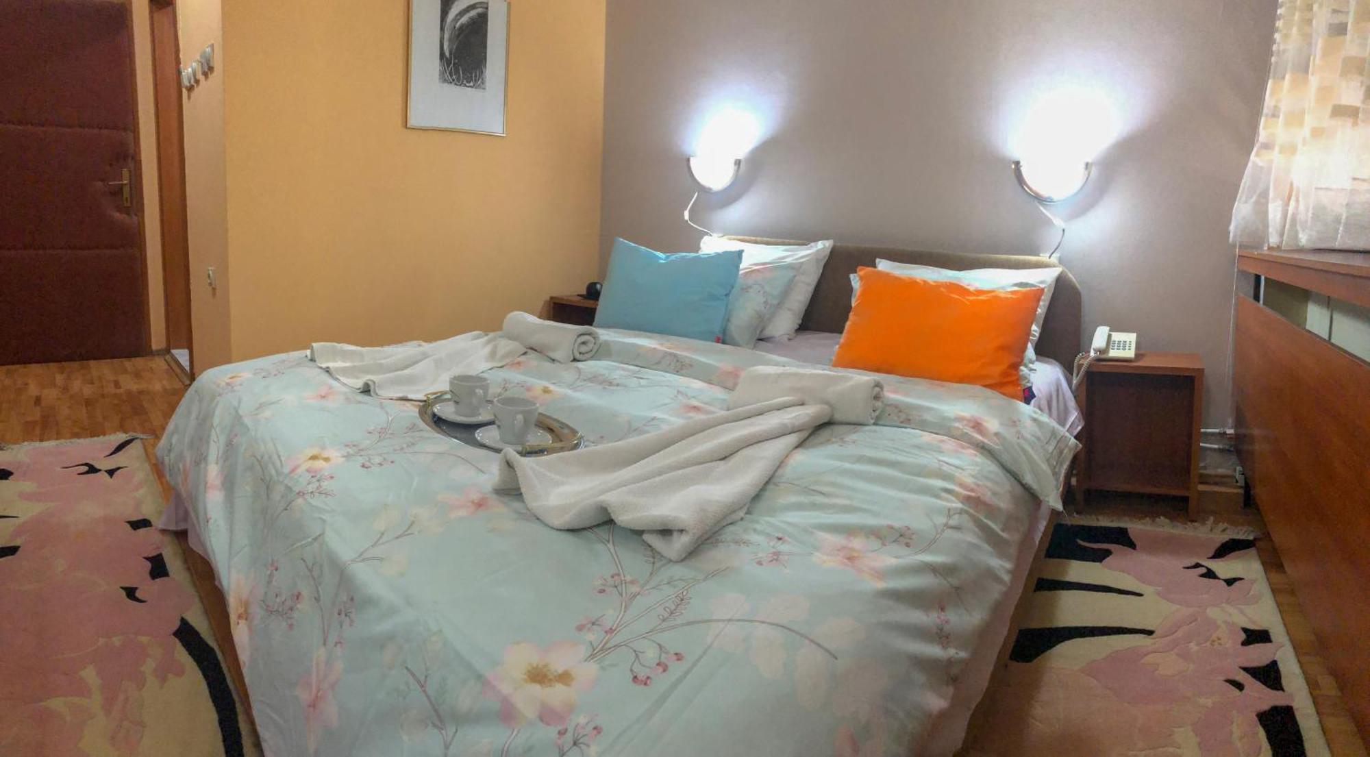 Hotel Square Скопие Екстериор снимка