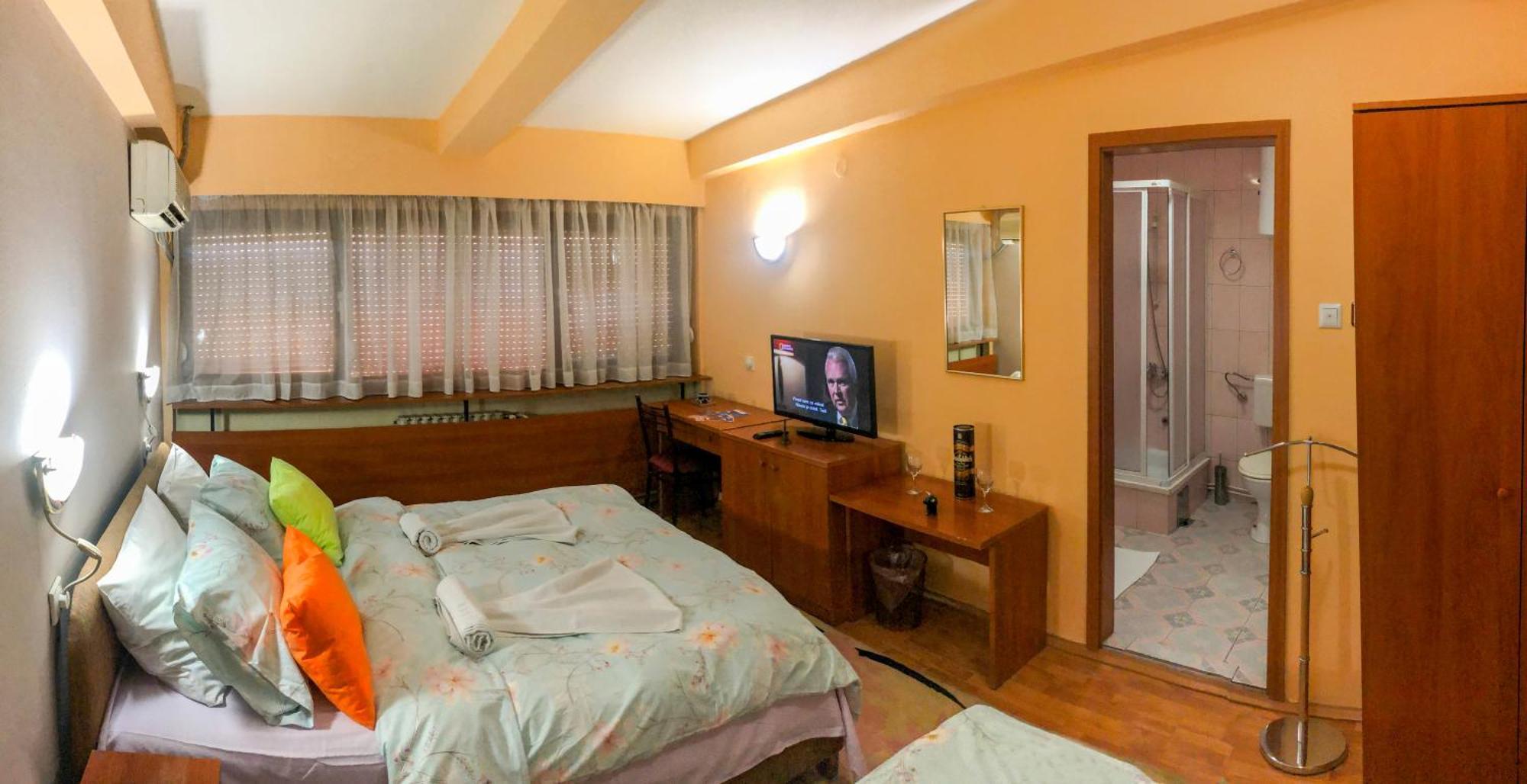 Hotel Square Скопие Екстериор снимка