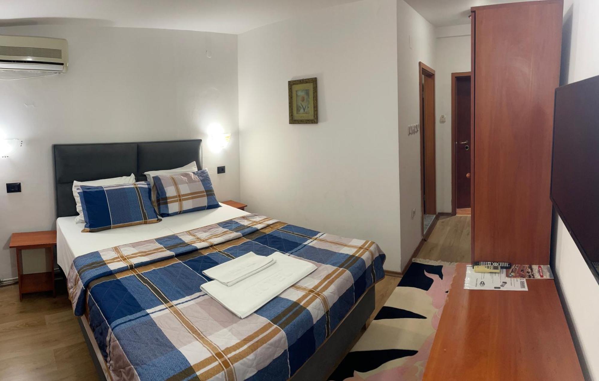 Hotel Square Скопие Екстериор снимка