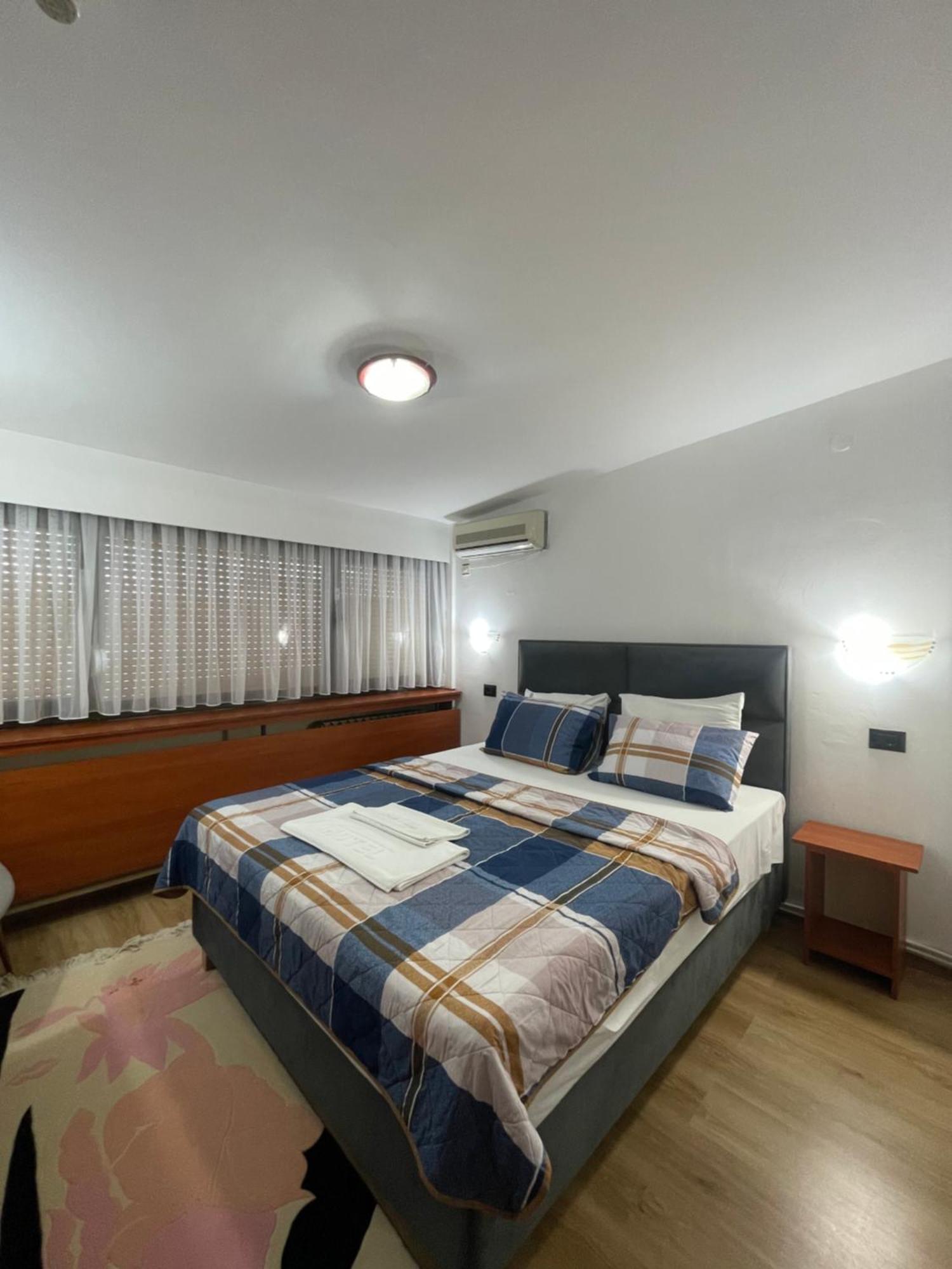Hotel Square Скопие Екстериор снимка