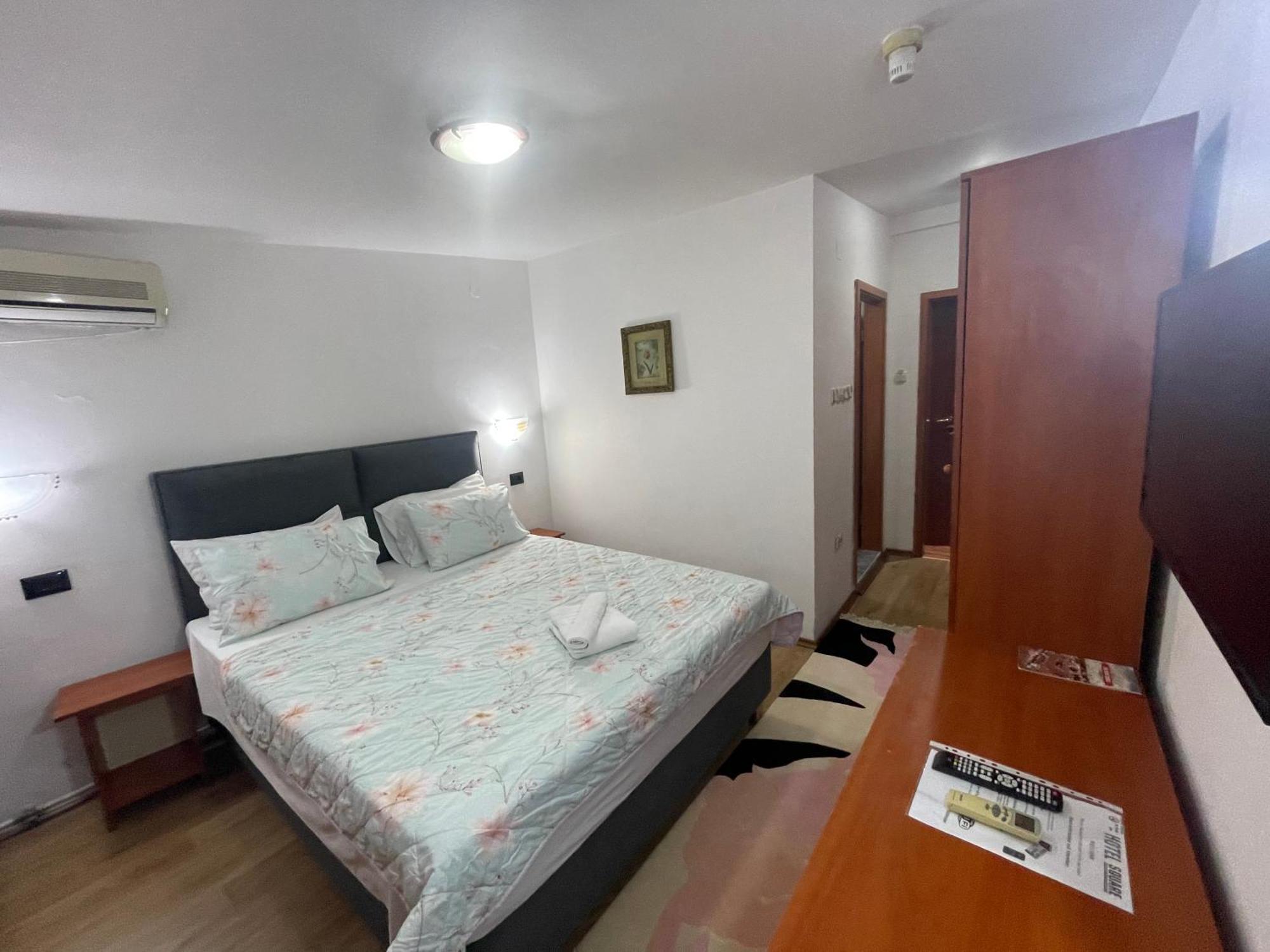 Hotel Square Скопие Екстериор снимка
