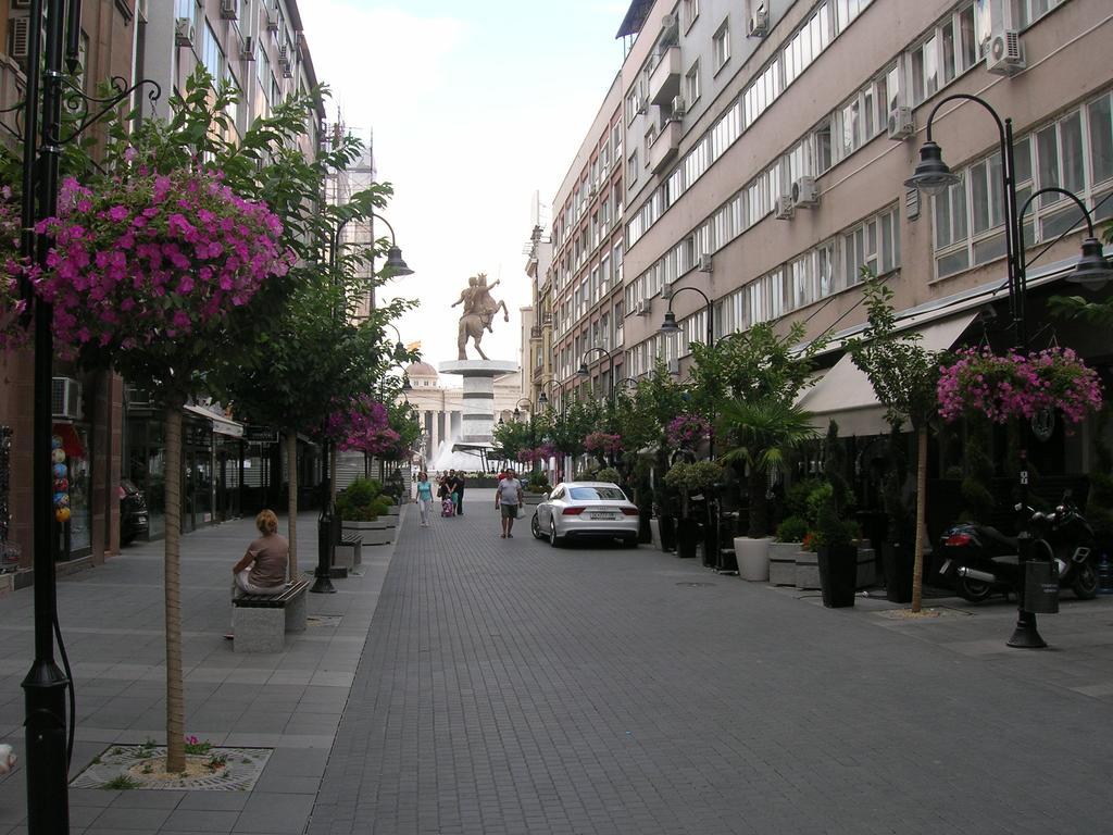 Hotel Square Скопие Екстериор снимка