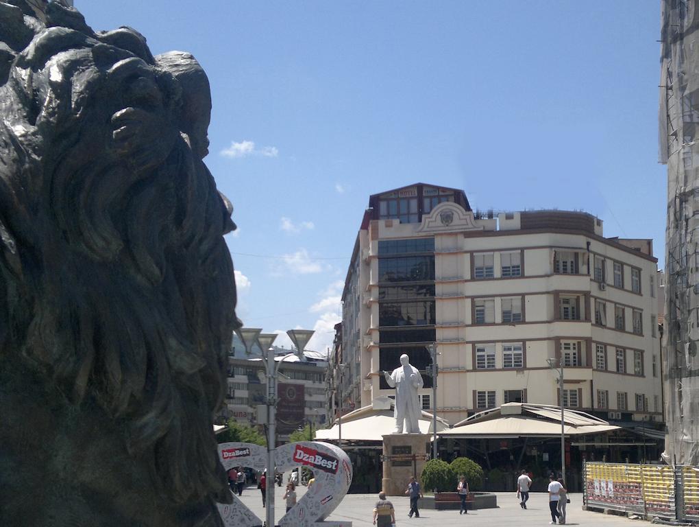 Hotel Square Скопие Екстериор снимка
