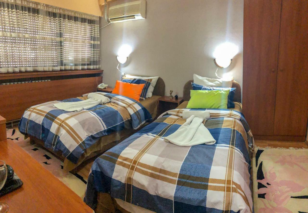 Hotel Square Скопие Екстериор снимка
