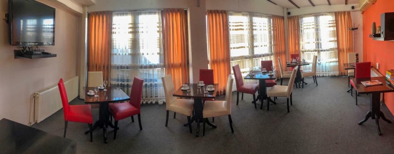 Hotel Square Скопие Екстериор снимка