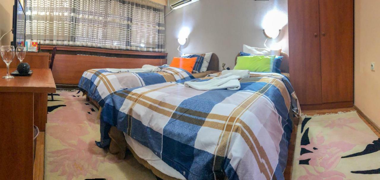 Hotel Square Скопие Екстериор снимка