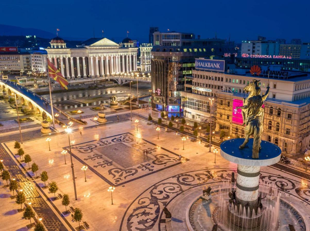 Hotel Square Скопие Екстериор снимка